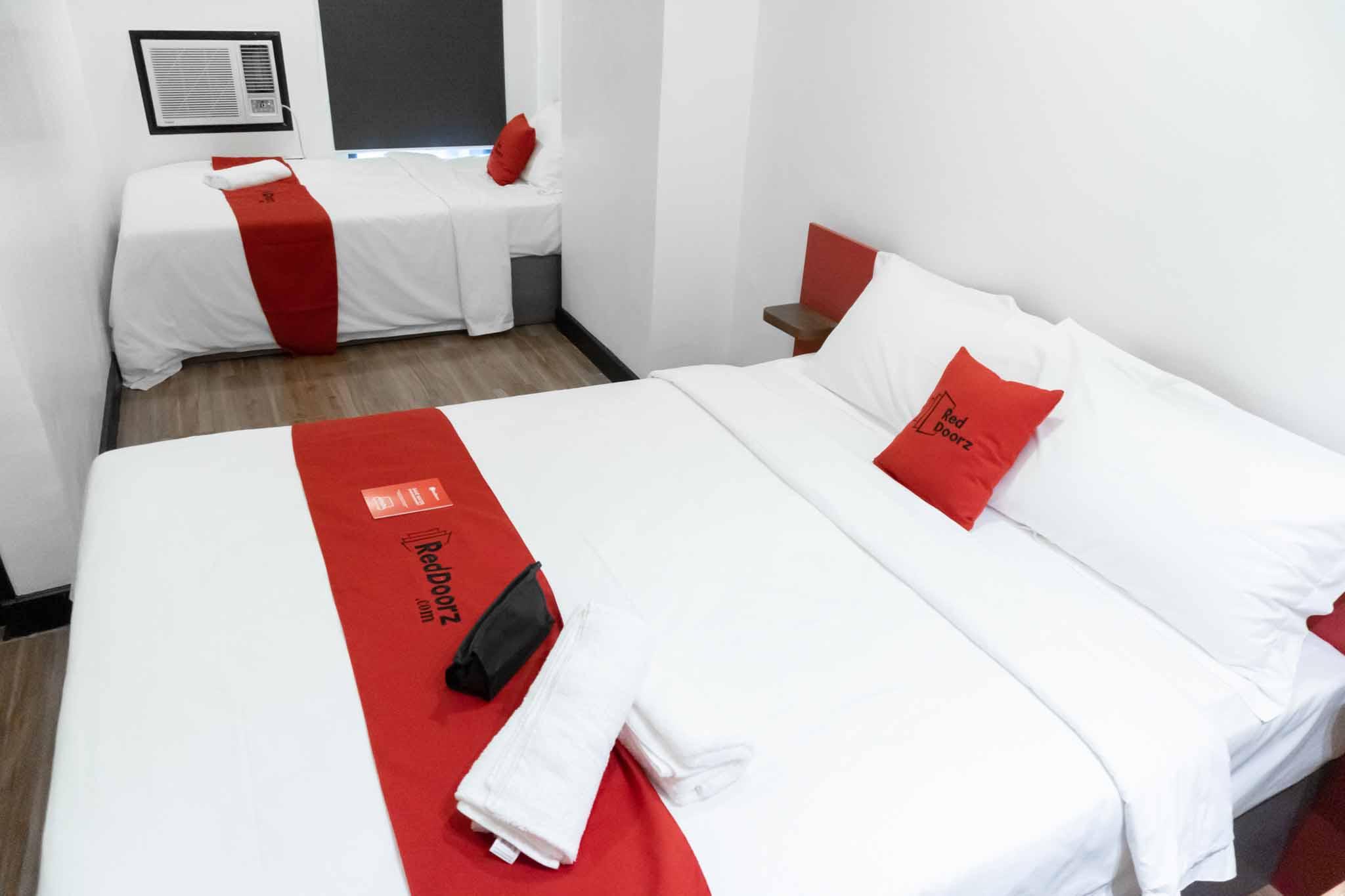 Reddoorz Plus At Mm Hotel Las Pinas Former Reddoorz Plus Near Bamboo Organ Esterno foto