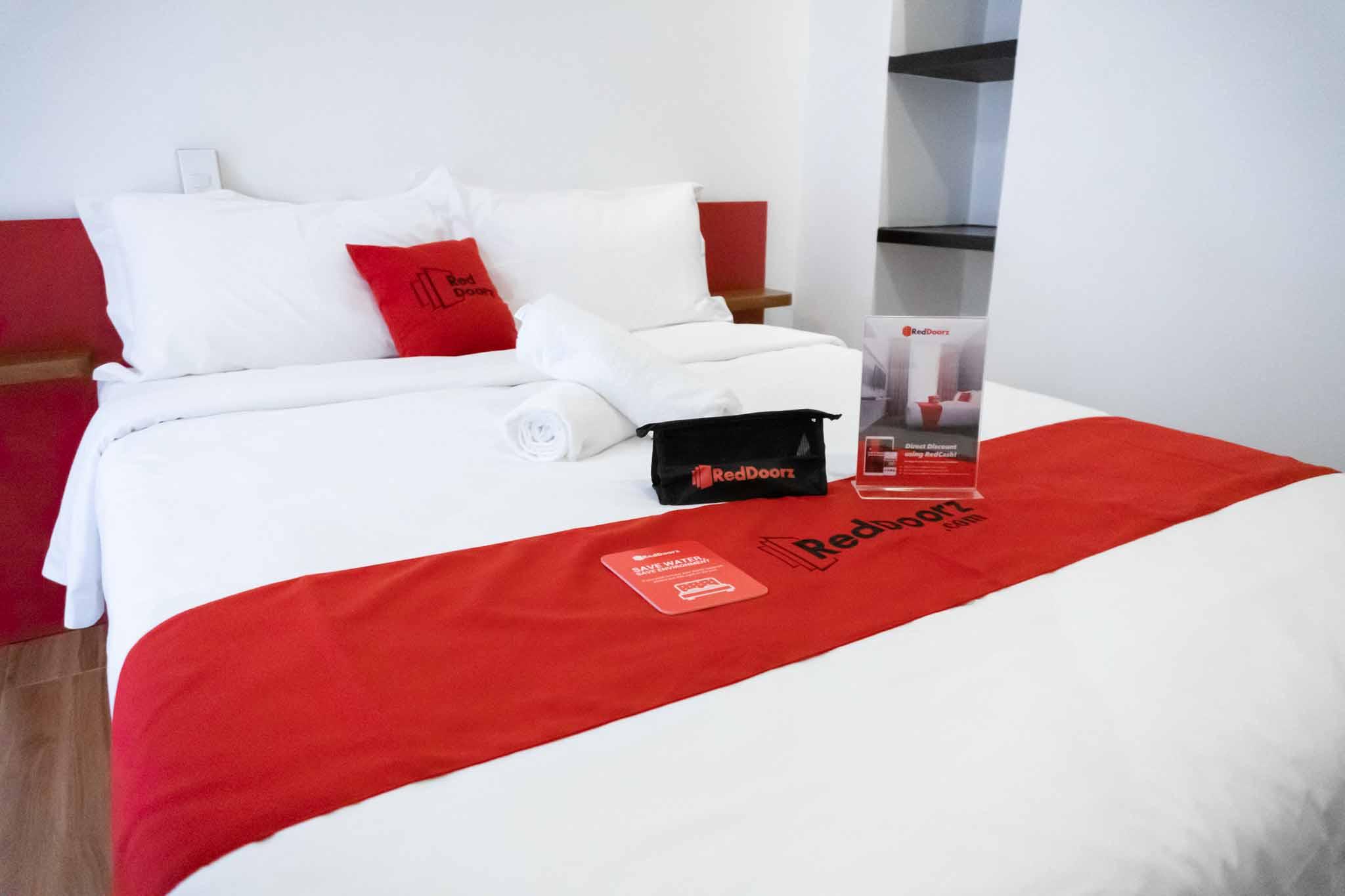 Reddoorz Plus At Mm Hotel Las Pinas Former Reddoorz Plus Near Bamboo Organ Esterno foto