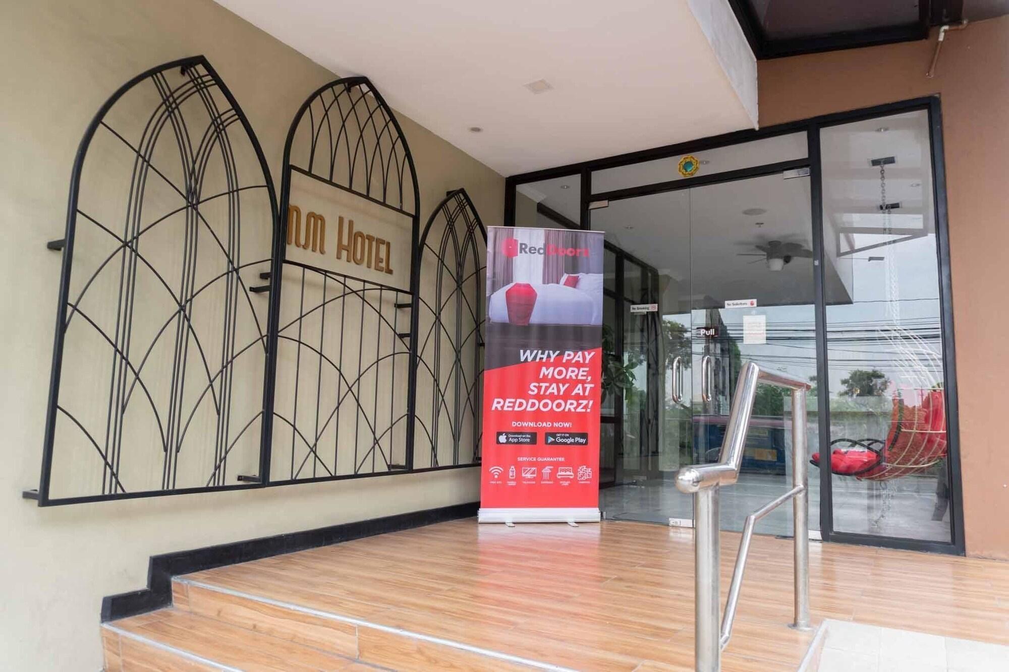 Reddoorz Plus At Mm Hotel Las Pinas Former Reddoorz Plus Near Bamboo Organ Esterno foto