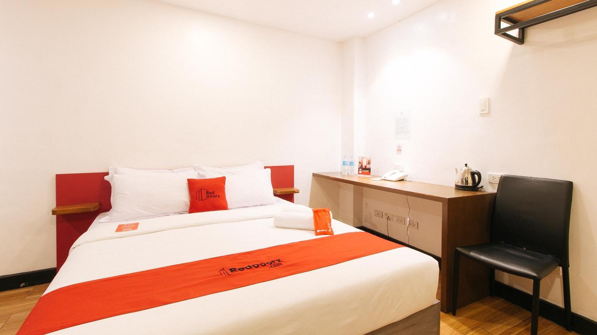 Reddoorz Plus At Mm Hotel Las Pinas Former Reddoorz Plus Near Bamboo Organ Esterno foto