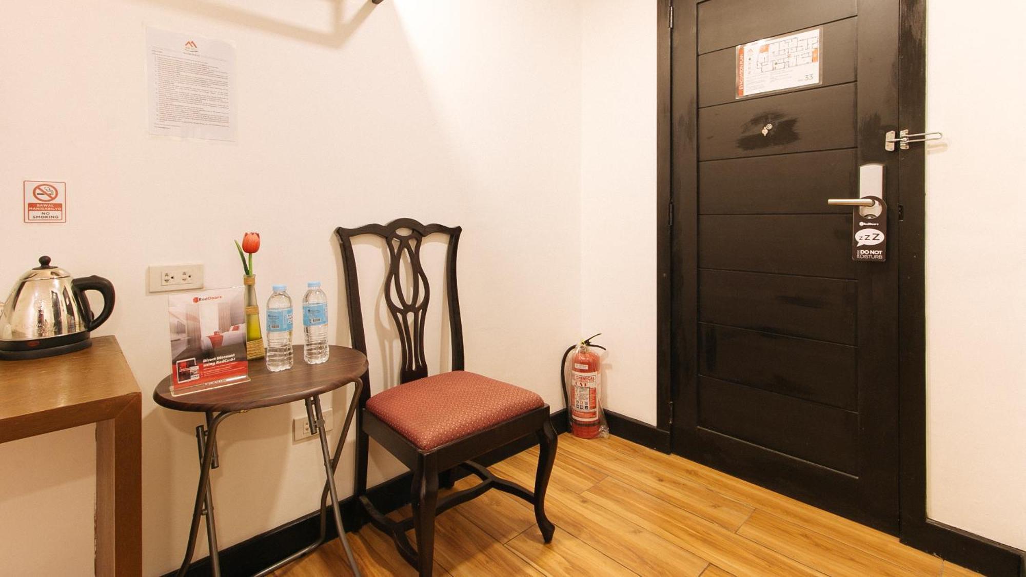 Reddoorz Plus At Mm Hotel Las Pinas Former Reddoorz Plus Near Bamboo Organ Esterno foto
