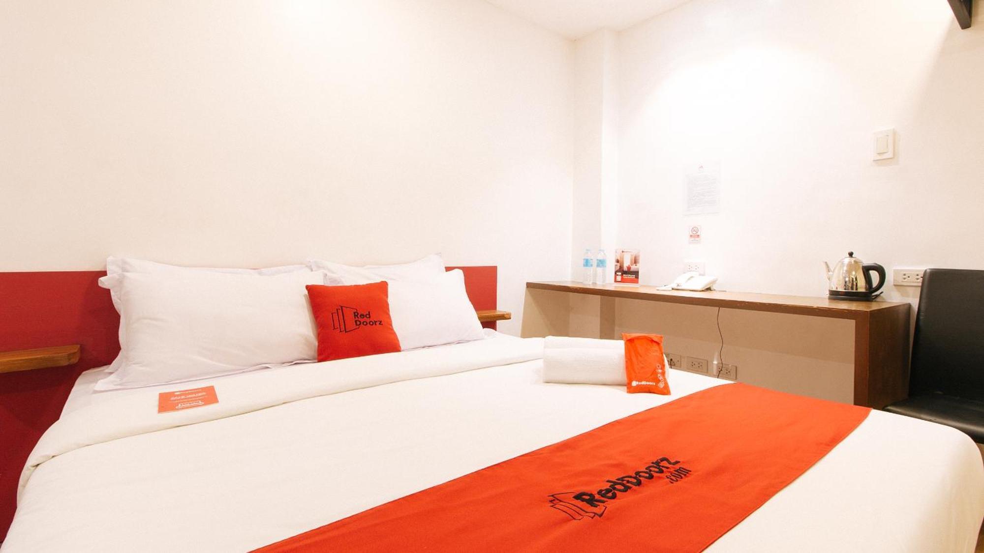 Reddoorz Plus At Mm Hotel Las Pinas Former Reddoorz Plus Near Bamboo Organ Esterno foto