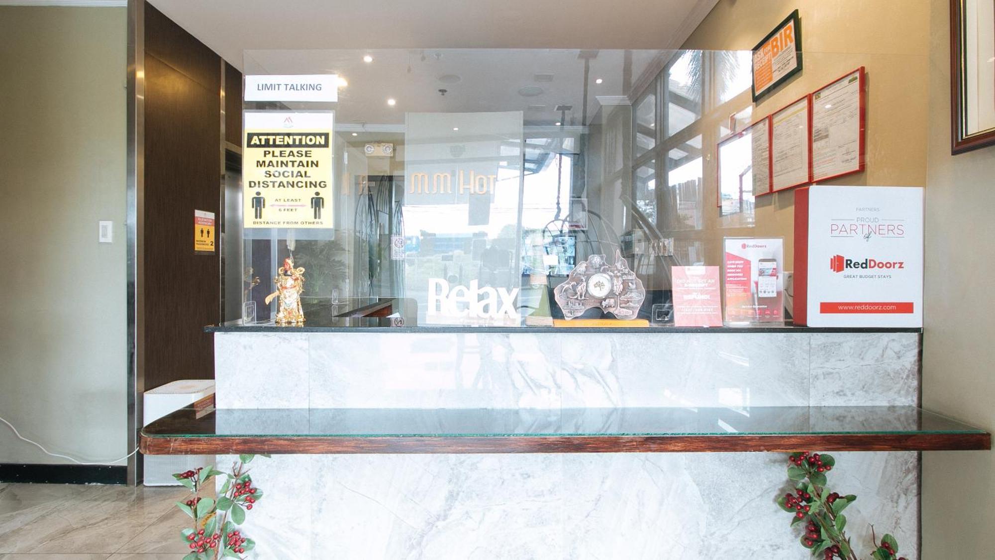 Reddoorz Plus At Mm Hotel Las Pinas Former Reddoorz Plus Near Bamboo Organ Esterno foto